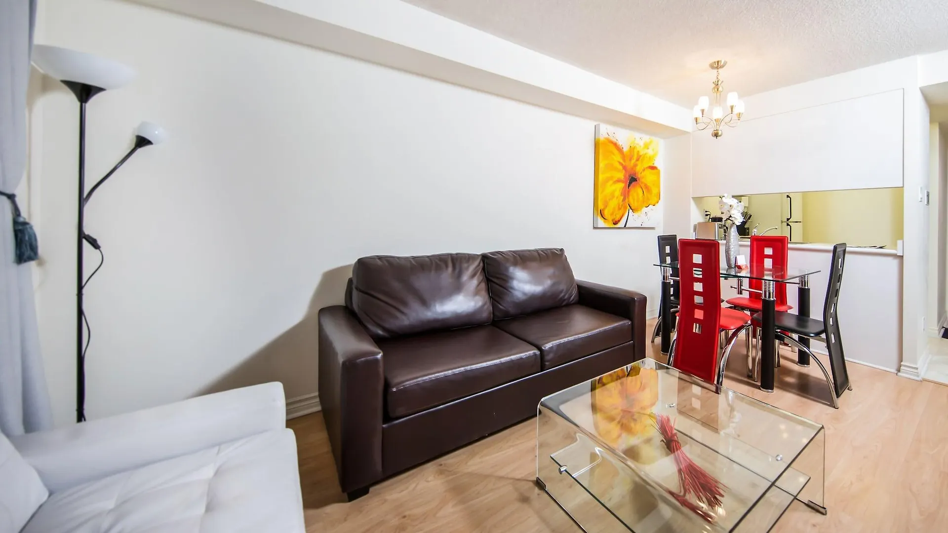 Aparthotel Canada Suites On Bay, Established 1998 Toronto
