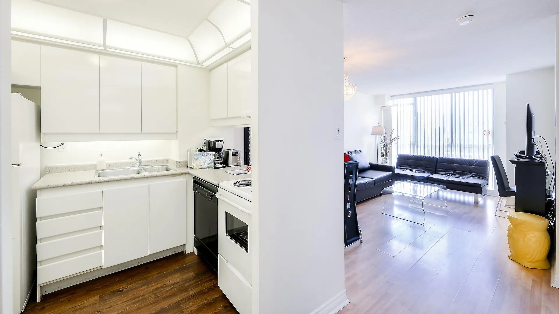 *** Aparthotel Canada Suites On Bay, Established 1998 Toronto Canada