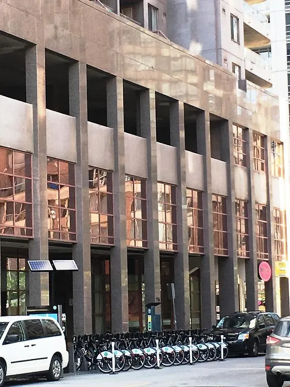 Aparthotel Canada Suites On Bay, Established 1998 Toronto